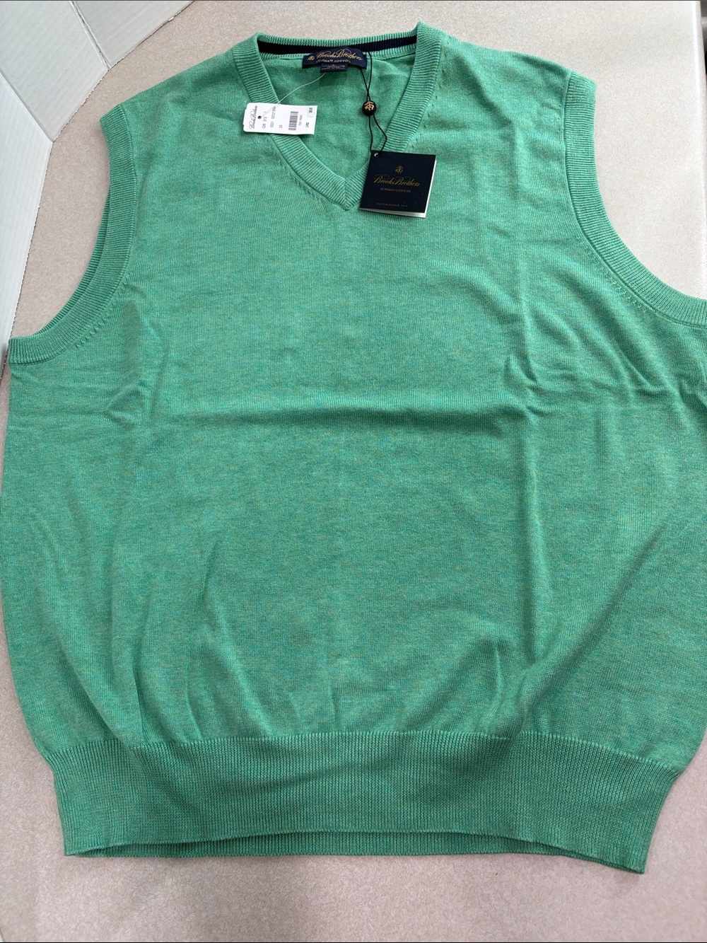 Brooks Brothers Men's V-Neck Sleeveless Sweater Vest in Green